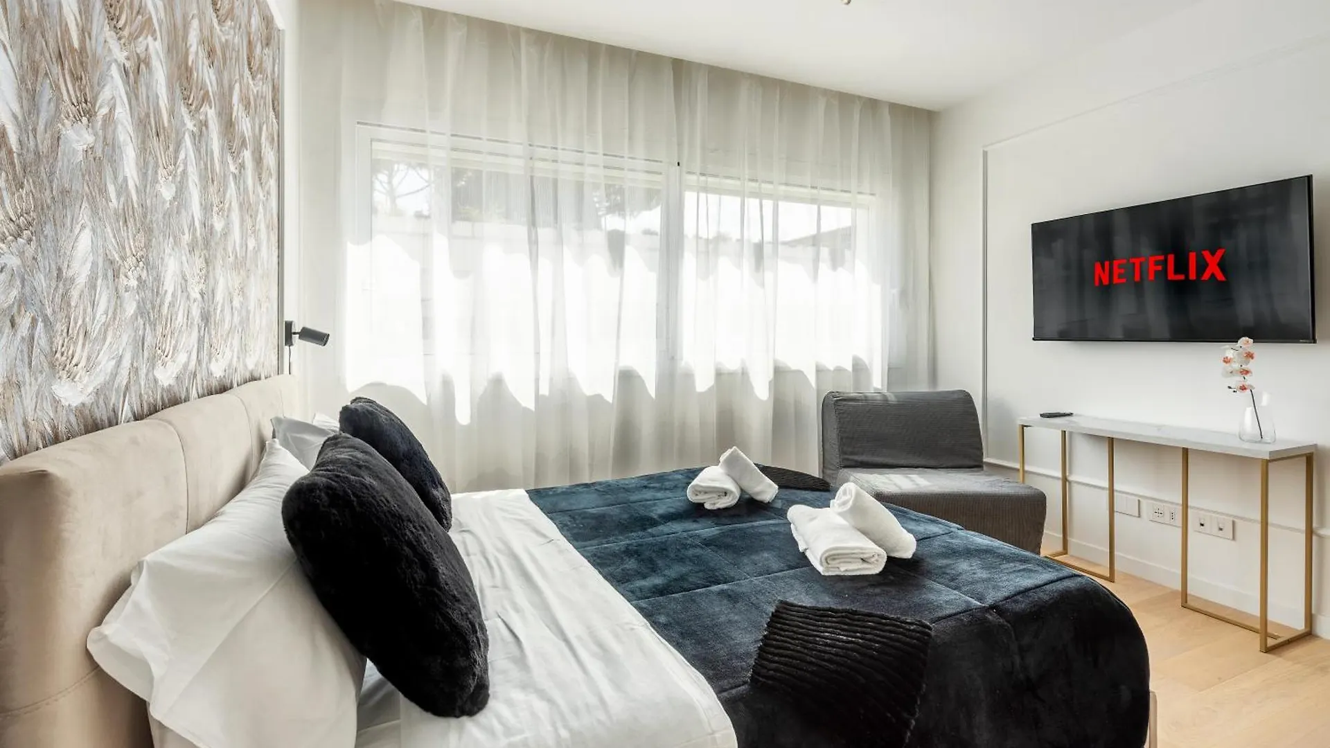 Black Rooms Colosseo Rome Guest house