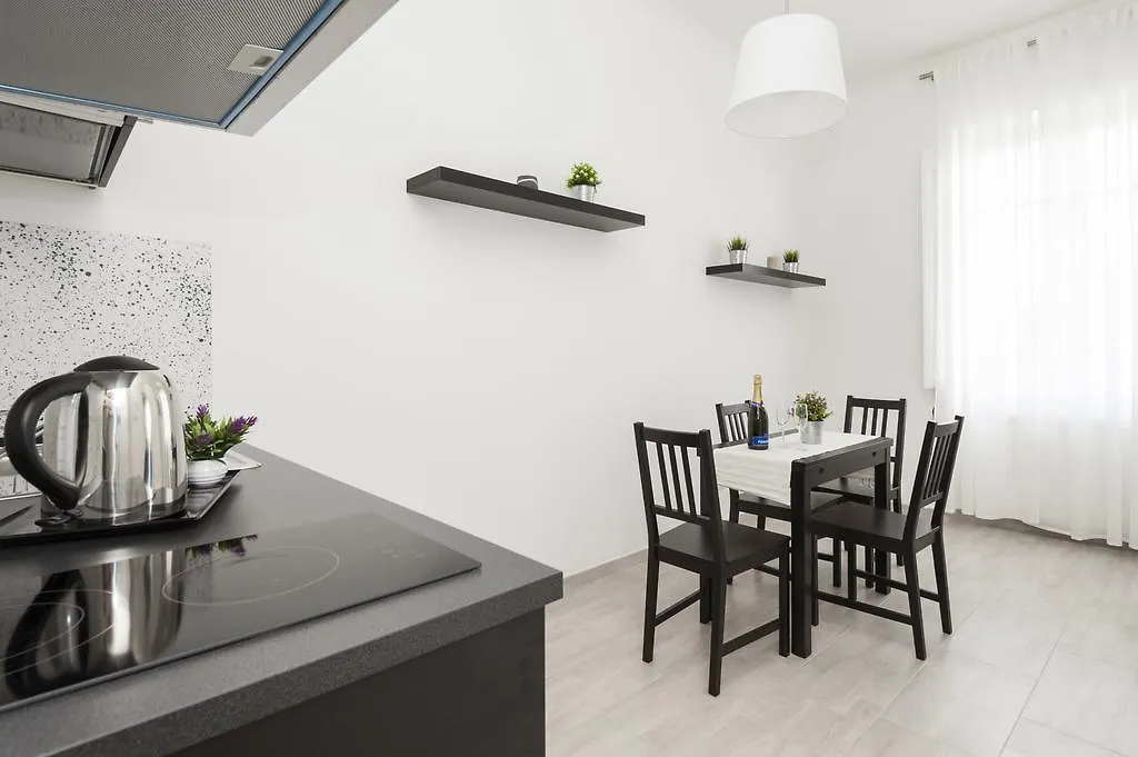 Guest house Black Rooms Colosseo Rome