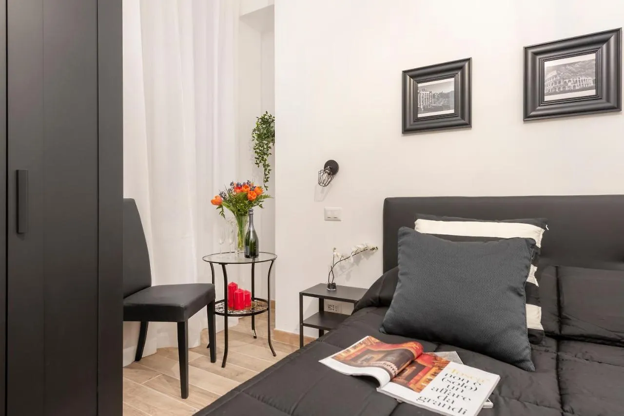 Guest house Black Rooms Colosseo Rome Italy