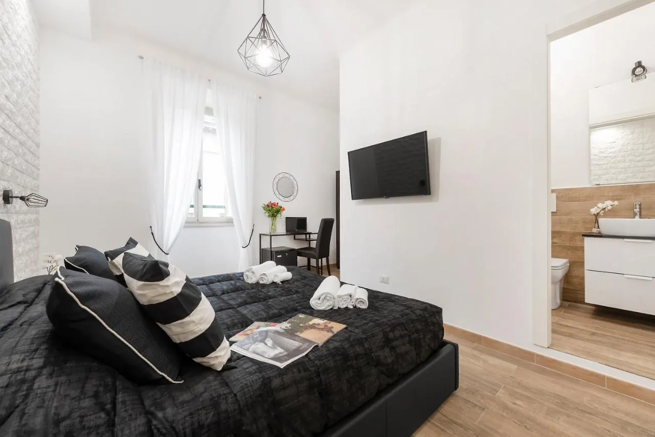 Black Rooms Colosseo Roma İtalya