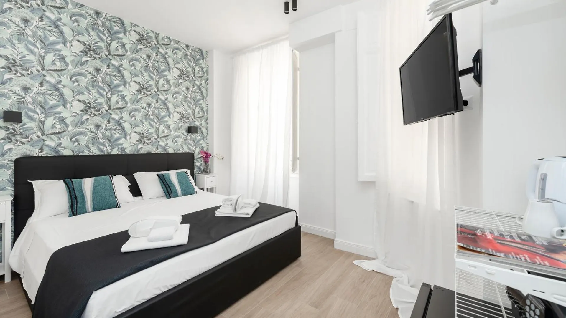 Black Rooms Colosseo Rome Guest house