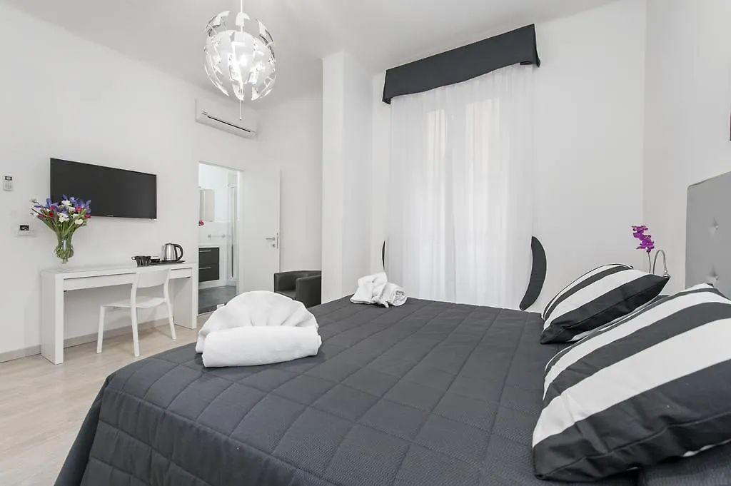 Black Rooms Colosseo Rome Guest house