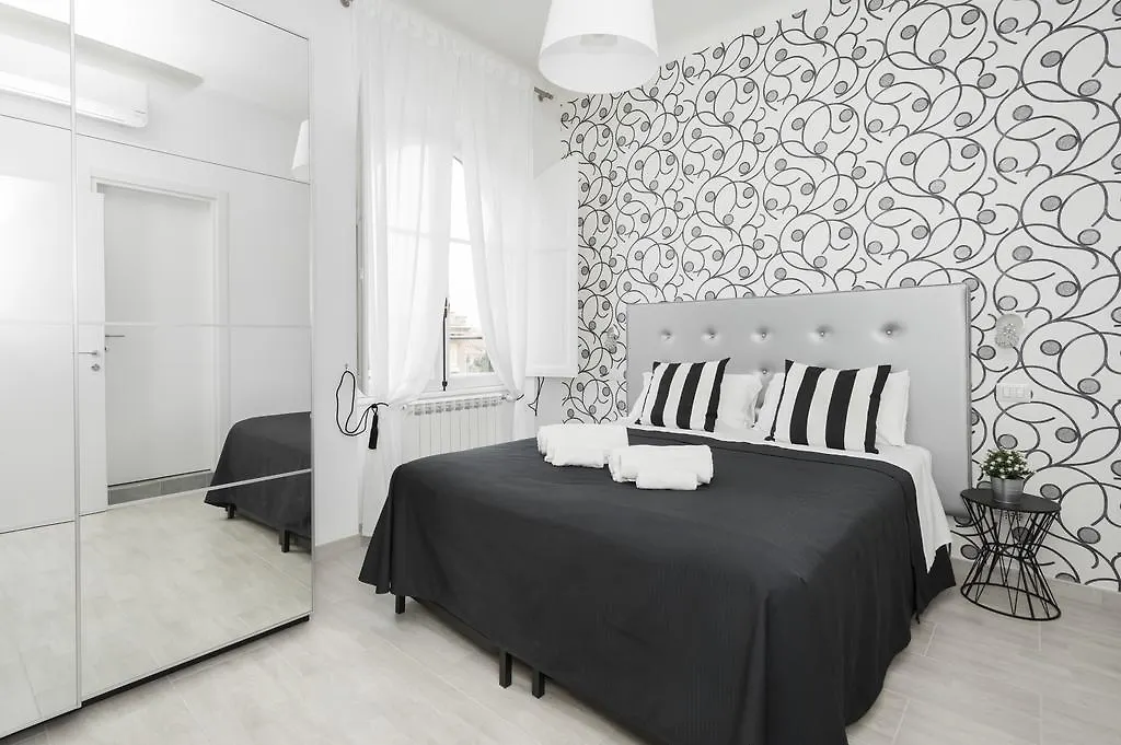Black Rooms Colosseo Rome Guest house
