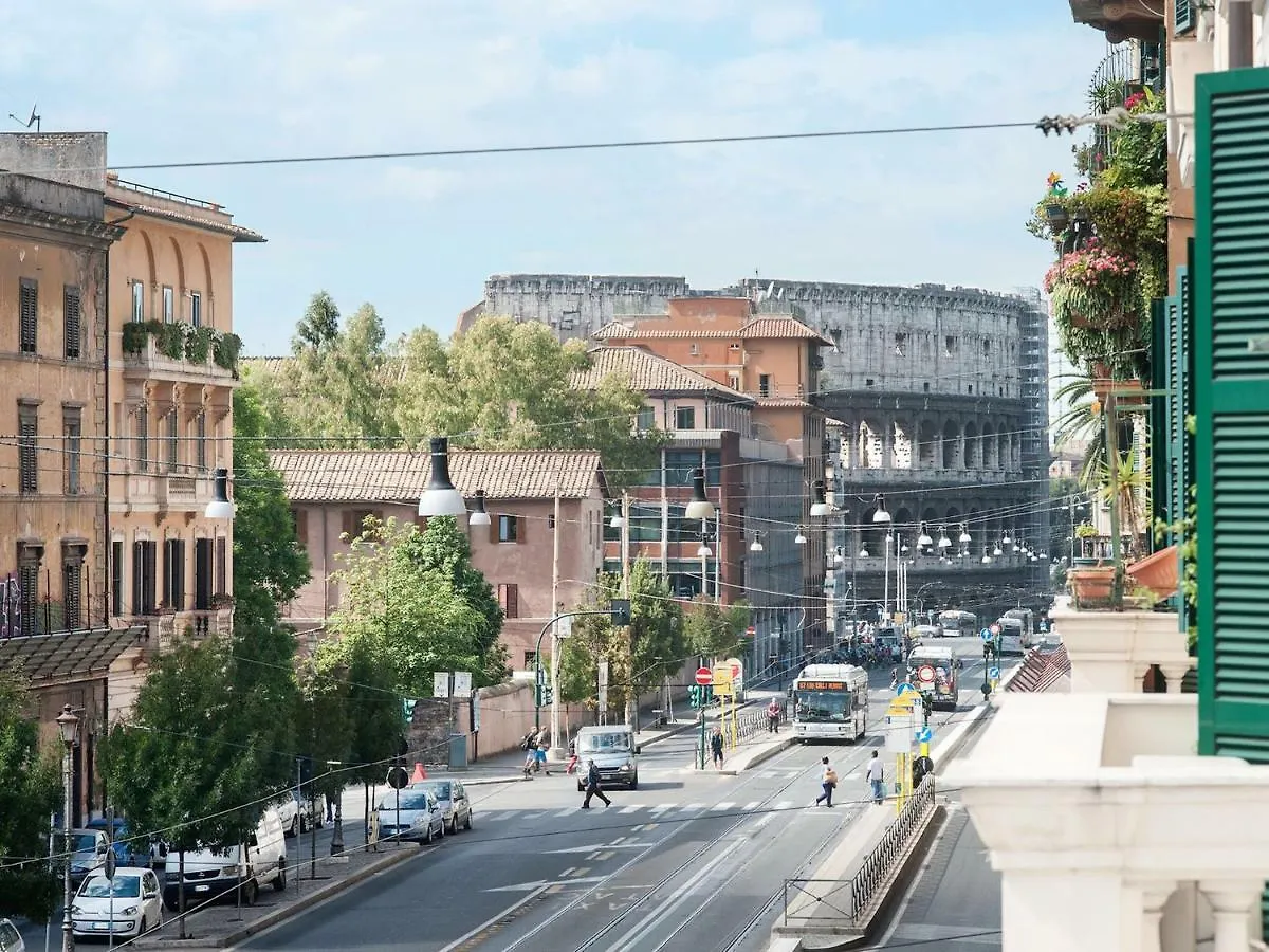 Black Rooms Colosseo Rome 0*,