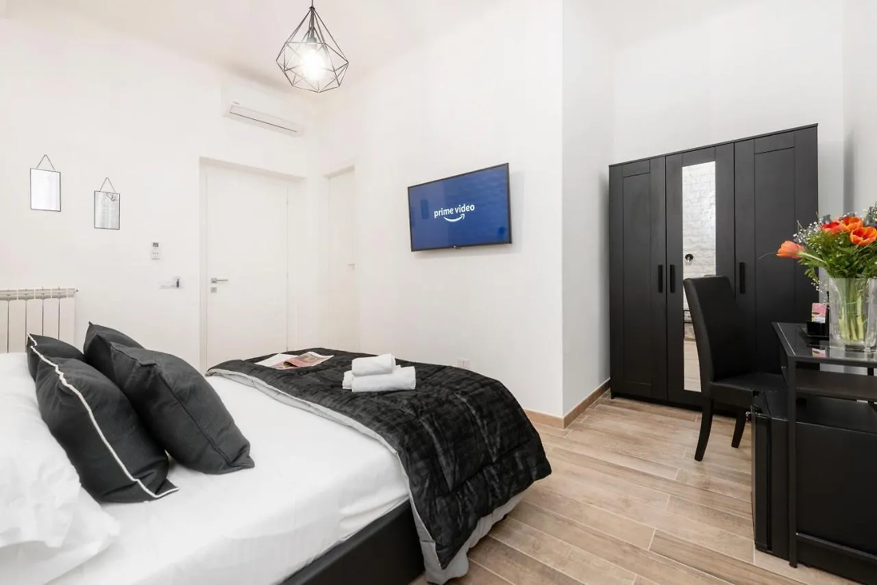 Guest house Black Rooms Colosseo Rome